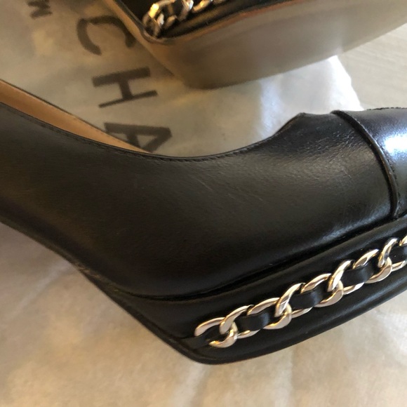 Chanel calfskin chain deco platform heels,
Worn once, in the house, - Picture 10 of 11